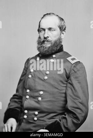 General James A. Garfield, Offizier der Union Army während des Amerikanischen Bürgerkriegs – formelles Porträt von James Abram Garfield aus dem späten 19. Jahrhundert mit Vollbart und dunkler Kleidung. Bevor er 20. Präsident der Vereinigten Staaten wurde, diente Garfield als Generalmajor in der Union Army. Stockfoto
