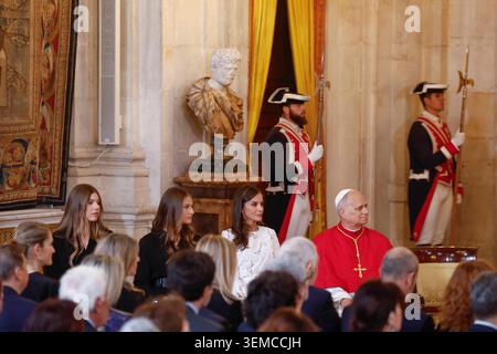 Madrid, Spanien. Juni 2026. Spaniens König Felipe VI. Hält seine Rede während eines Treffens mit Papst Leo XIV. Und Spaniens politischen und religiösen Autoritäten, Unternehmern, Vertretern der Zivilgesellschaft und Kultur im Salón de Columnas des Königspalastes in Madrid, Credit: CORDON PRESS/Alamy Live News Stockfoto