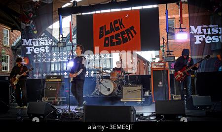 Black Desert Band, auf dem Warrington Musikfestival, Samstag 06.06.2026, Old Marketplace, Golden Square Auftritt live Stockfoto