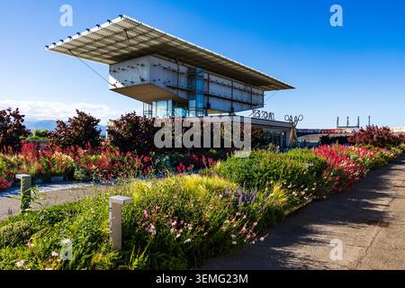 Pinacoteca Agnelli (Giovanni and Marella Agnelli Art Gallery), ein Ausstellungsraum für Kunstwerke, der sich über dem Lingotto, der ehemaligen Fiat-Fabrik i, erhebt Stockfoto