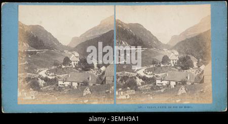 Das Pressefoto zeigt einen Blick auf Gabas auf der Straße zum PIC du Midi bei Laruns in Pyrénées-Atlantiques, Frankreich. Die stereoskopische Fotografie dokumentiert die Landschaft und den Weg durch die Bergregion im 19. Jahrhundert. Stockfoto