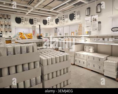 Serbien Belgrad Ikea 03.06.2026 Badezimmer Speicher Display Gang Innen Stockfoto