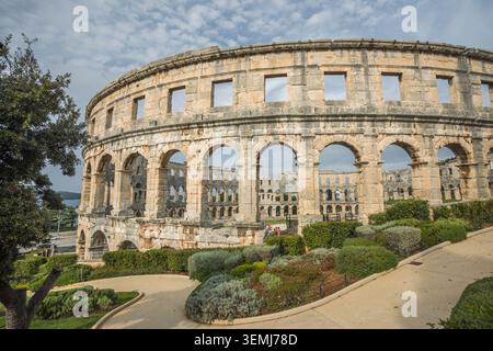 Panoramablick auf das antike Amphitheater Pula Arena in Kroatien Stockfoto
