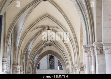 Nordschiff des gotischen Doms St. Mauritius und Katharina, Magdeburger Dom, erbaut von 1209 bis 1520 in Magdebur Stockfoto