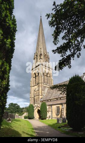 Die erste Gradstufe steht unter der Bezeichnung Gothic Revival Äußere der St. Peter’s Church, die von Sir George Gilbert Scott entworfen wurde Stockfoto