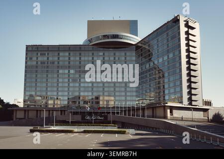 Das New Otani Hotel, bekannt für James Bond Fans als Hauptsitz von Osato Chemical and Engineering in You Only Live Two, Tokio, Japan Stockfoto