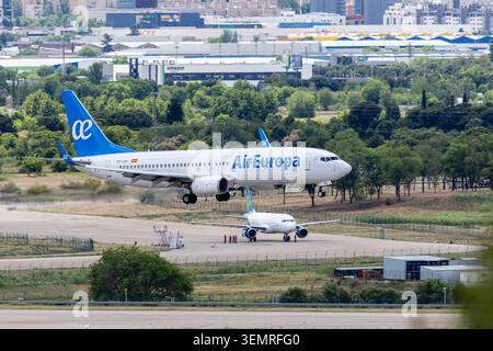 Madrid, Spanien - 15. Mai 2026: Ein Flugzeug der Air Europa startete vom Flughafen Adolfo Suarez Madrid Barajas in Madrid. Stockfoto