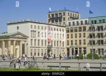 Max Liebermann House, Palais am Pariser Platz und Allianz Forum, Pariser Platz, Mitte, Berlin, Deutschland Stockfoto