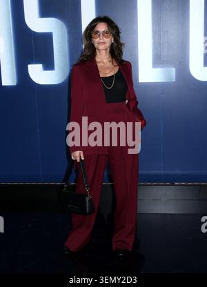 New York City, USA. Juni 2026. Gina Gershon nahm am 8. Juni 2026 am „Disclosure Day“ New York Premiere im David H. Koch Theater in New York City Teil © Steven Bergman/AFF-USA.COM Credit: AFF/Alamy Live News Stockfoto