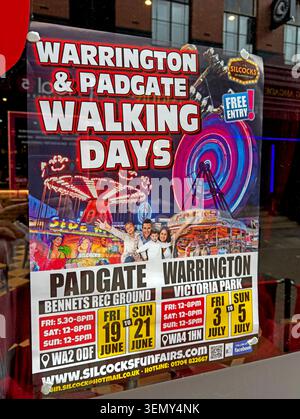 Warrington & Padgate Walking Days Plakat, das Silcocks Messen im Bennett’s Rec und Victoria Park im Sommer 2026 anwarnt. Stockfoto