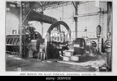 Wurzelgebläse, die den massiven Ofen im historischen Werk von Anaconda Mining Co mit Druckluft versorgen, Vintage-Industriemaschinen. Aus dem Artikel DER MASCHINENBAU DER MINE. Von Chas. C. Christensen. Vom Engineering Magazine widmet sich Industrial Progress Band XXXIV Oktober 1907 - März 1908 The Engineering Magazine Co. Stockfoto