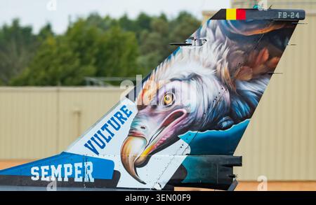 Die belgische Luftwaffe F-16BM Fighting Falcon trifft bei der RAF Fairford für RIAT 2025 ein. Credit JTW Aviation Images / Alamy. Stockfoto
