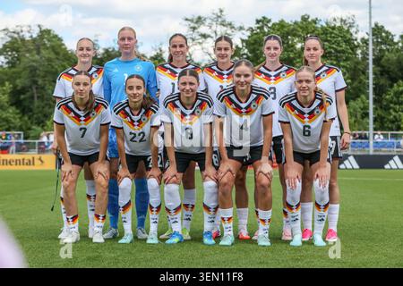 Frankfurt, Deutschland. Juni 2026. Deutschland U19 vs USA U19 Freundschaftsspiel, Fussball, DFB, Spielzeit 2025/2026, DFB-Campus, zweites Spiel im Bild: Startelf Deutschland U19 Frauen gegen die USA DFB/DFL-VORSCHRIFTEN VERBIETEN JEDE VERWENDUNG VON FOTOGRAFIEN ALS BILDSEQUENZEN UND/ODER QUASI-VIDEO, 09.06.2026 (Foto HMB Media/Hendrik Hamelau/SIPA USA) Credit: SIPA USA/Alamy Live News Stockfoto