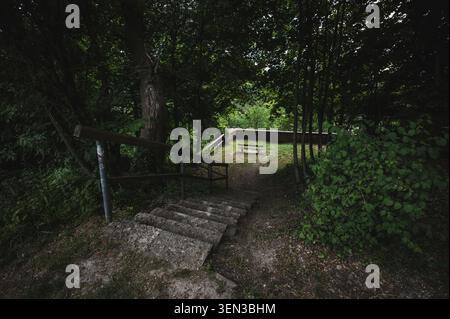 Die Wege und Ausblicke auf den Mönchsberg in der Mozartstadt Salzburg im Frühjahr. Stockfoto