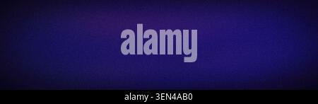 Tiefer, breiter abstrakter Hintergrund mit einer körnigen Textur mit dunklem monochromatischem violetten und violetten Farbverlauf, perfekt für Filmbanner und Nacht Stockfoto