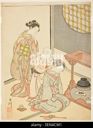 Night Rain of the Tea Stand von Suzuki Harunobu, um 1766, zeigt eine Frau und zwei Kinder im Haus, ein Kind schläft, das andere spielt, mit Teeservice und Haushaltsgegenständen Stockfoto