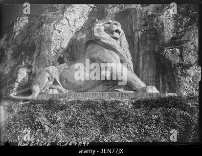 Auguste Bartholdis Löwe von Belfort ist 1920 auf einem Pressefoto von Agence Rol dokumentiert, das die monumentale Skulptur in Belfort während der Zeit nach dem Ersten Weltkrieg in Frankreich zeigt. Stockfoto