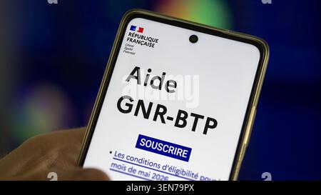 GNR-BTP Nahaufnahme eines Smartphone-Bildschirms mit der Website der französischen Regierung für das Finanzhilfeprogramm „Aide GNR-BTP“, „Républiqu“ Stockfoto