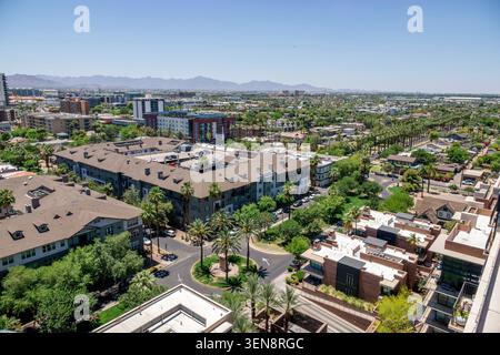 Phoenix Arizona, Portland on the Park, Luftblick, Wohnviertel, Midrise Apartments, palmengesäumte Straßen, Central Arts District, urbane Landschaft, Stockfoto