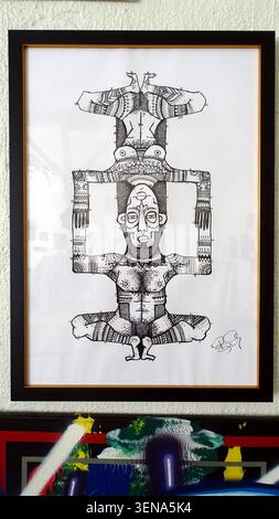 Stockholm, Schweden, 17. Mai 2026. Gerahmte Schwarz-weiß-Tusche-Illustration einer symmetrischen Stammesfigur mit komplizierten Mustern und ornamentalen Details Stockfoto