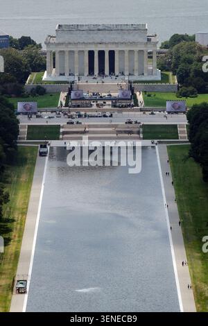 Washington, DC, USA. Juni 2026. Blick auf das Lincoln Memorial Reflecting Pool, während das Wasser am 10. Juni 2026 in Washington, DC, gefüllt wird. Credit: Mpi34/Media Punch/Alamy Live News Stockfoto