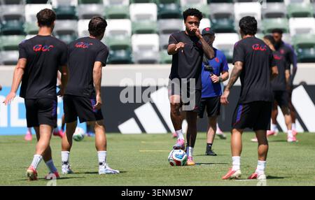 Los Angeles, USA. Juni 2026. Spieler des Teams USA nehmen am 11. Juni 2026 an einem Training vor dem Gruppenspiel gegen Paraguay bei der FIFA Fussball-Weltmeisterschaft 2026 in Los Angeles teil. Quelle: Mao Siqian/Xinhua/Alamy Live News Stockfoto