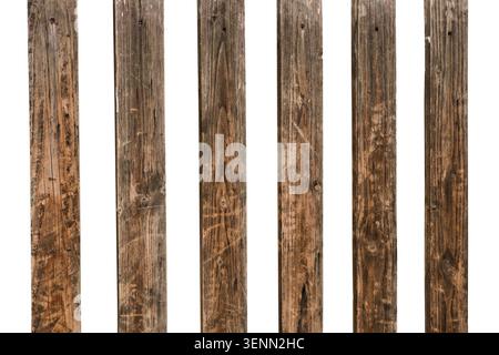 Nahaufnahme von hellbraunen Holzlatten isoliert auf weiß. Stockfoto