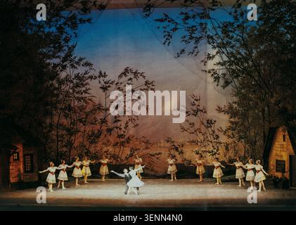 UdSSR – UM 1970er Jahre: Ballettvorstellung auf der Bühne im Bolschoi-Theater in Moskau. Stockfoto
