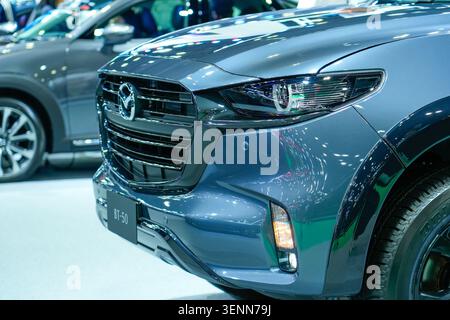 Grau Mazda BT-50. Thailand, Bangkok 07. april 2024. Stockfoto