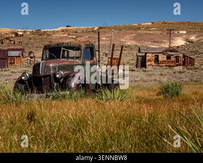 Verlassener Oldtimer im Bodie Ghost Town State Historic Park, Mono County, Kalifornien, USA. Stockfoto