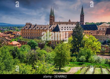 Bamberg, Deutschland. Panoramablick auf das ehemalige Benediktinerkloster Michelsberg Stockfoto
