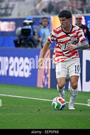 Juni 2026; Los Angeles Stadium, Los Angeles, Kalifornien, USA; FIFA Fussball-Weltmeisterschaft, USA gegen Paraguay; Christian Pulisic aus den USA läuft mit dem Ball Stockfoto
