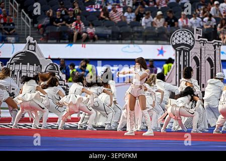 Juni 2026; Los Angeles Stadium, Los Angeles, Kalifornien, USA; FIFA Fussball-Weltmeisterschaft, USA gegen Paraguay; Künstler treten auf Stockfoto