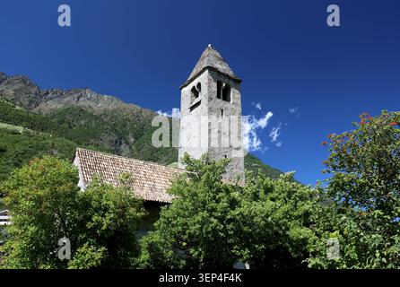 Ein Sommertag in Naturns, Naturno, nähe Meran, hier der Blick auf das St. Prokulus Kirchlein, Kirche, Fresken, Altertum, Meraner Land, Südtirol, Südtirol, Südtirol, Tourismus, Vinschgau, Vinschgau *** Ein Sommertag in Naturn, bei Meran, hier der Blick auf die Kirche St. Prokulus, Kirche, Fresken, Antike, Meran Region, Südtirol, Südtirol, Südtirol, Tourismus, Vinschgau, Vinschgau Stockfoto