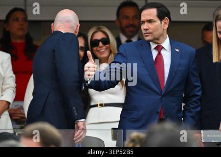 Los Angeles, Usa. Juni 2026. US-Außenminister Marco Rubio (R) nimmt am 2026 Freitag, den 12. Juni 2026, am Start der World Cup Gruppe D zwischen den USA und Paraguay im Los Angeles Stadium in Los Angeles Teil. Foto: US State Department/UPI Credit: UPI/Alamy Live News Stockfoto