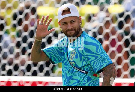 New Jersey, USA, 13. Juni 2026, Neymar aus Brasilien weht vor dem Spiel der Gruppe C der FIFA-Weltmeisterschaft 2026 zwischen Brasilien und Marokko am 13. Juni 2026 im New York New Jersey Stadium in East Rutherford, USA. Stockfoto