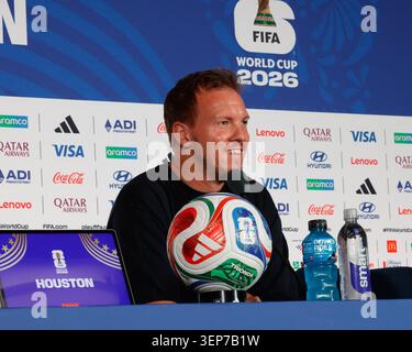 Houston, Texas, USA. Juni 2026. Deutschland-Manager JULIAN NAGELSMANN spricht während einer Pressekonferenz im Houston Stadium vor dem ersten Gruppenspiel gegen Curacao bei der FIFA Fussball-Weltmeisterschaft 2026. (Foto: © David Ballering II/ADM Newswire/ZUMA Press Wire via ZUMA Press Wire) NUR REDAKTIONELLE VERWENDUNG! Nicht für kommerzielle ZWECKE! Stockfoto