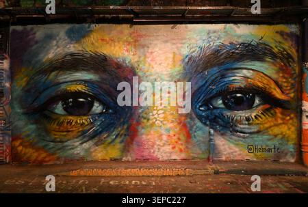 Eyes Graffiti in der Leake Street in London - Konzeptüberwachung Big Brother Stockfoto