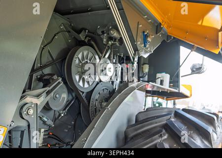 Nahaufnahme von Mähdreschermaschinen, Landmaschinen und -Technologie, Landwirtschaft Stockfoto