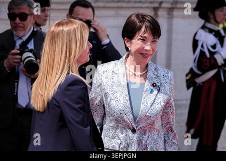Offizieller Besuch der japanischen Premierministerin Sanae Takaichi in Italien die italienische Premierministerin Giorgia Meloni trifft sich während ihres offiziellen Italienbesuchs mit der japanischen Premierministerin Sanae Takaichi. Das bilaterale Treffen konzentriert sich auf die Stärkung der Zusammenarbeit zwischen Italien und Japan in wichtigen politischen, wirtschaftlichen und internationalen Fragen. Rom, 15. Juni 2026. Rom Italien Copyright: XAndreaxCalandrax Stockfoto