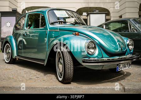 BERLIN - 10. MAI 2026: Klassischer Volkswagen Beetle 1303 Kompaktwagen. Classic Days Berlin. Stockfoto