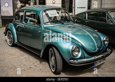 BERLIN - 10. MAI 2026: Klassischer Volkswagen Beetle 1303 Kompaktwagen. Classic Days Berlin. Stockfoto