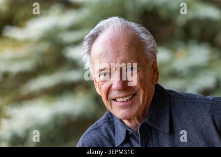 Porträt des Lächelns senior woman im freien Stockfoto