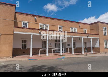 Historisches Vilagra-Gebäude im territorialen Stil, Santa Fe; New Mexico; USA Stockfoto