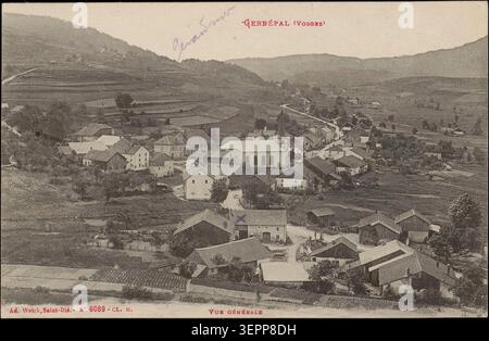 Ein Pressefoto zeigt eine allgemeine Ansicht von Gerbépal in den Vogesen, die ländliche Häuser und die umliegende Dorfstruktur zeigt, die von M. Photographe 1880 aufgenommen wurde und die Siedlungsmuster in Ostfrankreich widerspiegelt. Stockfoto