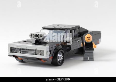 LEGO Dodge Ladegerät mit Dominic Toretto Minifigur Stockfoto