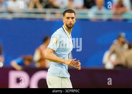 Miami, USA. Juni 2026. Rodrigo Bentancur (Uruguay) sieht beim Spiel der Gruppe H der FIFA-Weltmeisterschaft 2026 zwischen Saudi-Arabien und Uruguay am 15. Juni 2026 im Miami-Stadion vor. (Foto: Alex Gottschalk/DeFodi Images) Credit: DeFodi GmbH & Co. KG/Alamy Live News Stockfoto