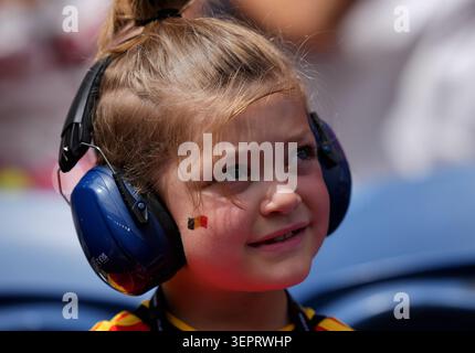 Seattle, USA. Juni 2026. Ein belgischer Fan ist vor dem Spiel der Gruppe G zwischen Belgien und Ägypten bei der FIFA Fussball-Weltmeisterschaft 2026 im Seattle Stadium in Seattle, USA, am 15. Juni 2026 zu sehen. Quelle: Peng Ziyang/Xinhua/Alamy Live News Stockfoto
