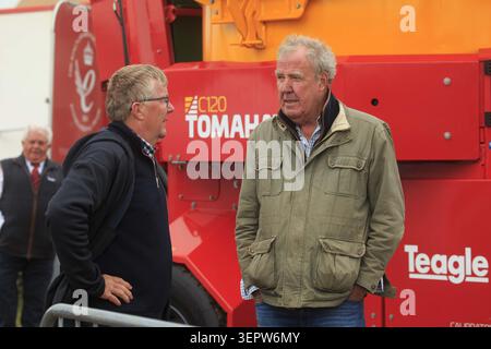 10. Juni 2026 Jeremy Clarkson filmte für die Amazonas-Hauptserie Clarksons Farm bei der Cerealien-Veranstaltung auf der Diddly Squat Farm, Chipping Norton, West Oxfordshire, England Stockfoto