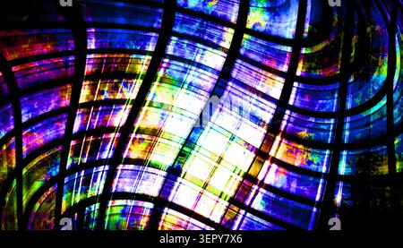 Dunkler Regenbogen Neon Gebogener Karierter Glitch Abstrakter Digitaler Kunsthintergrund Stockfoto